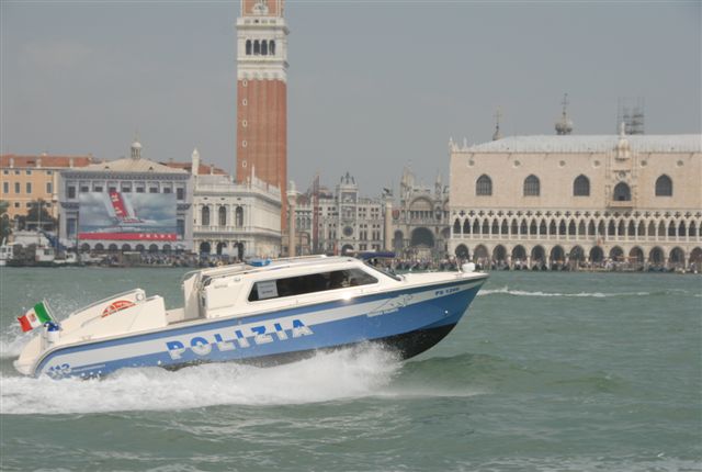 Venezia: ventunenne marocchino fermato per rapina