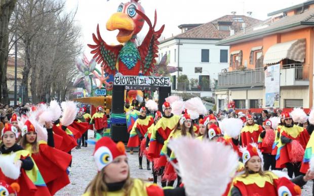 Carnevale di Venezia ritorna la sfilata dei carri a Campalto