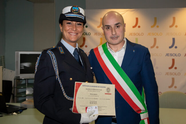 elena zanella Prima poliziotta con qualifica di istruttore di difesa personale