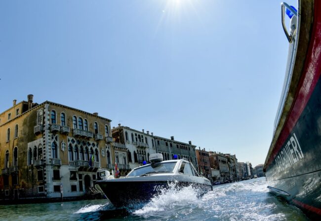 Controlli dei natanti a Venezia: 4 denunce e 2 sanzioni