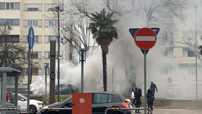 Principio d'incendio in Corso del Popolo: auto in fiamme