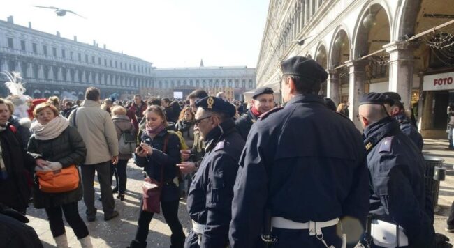 Carnevale di Venezia 2020, bilancio della Polizia: diminuiti i borseggi