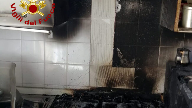 Incendio in un appartamento a Mestre: salvata bambina di 10 anni