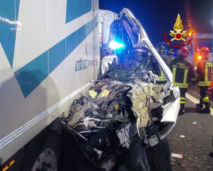 A4, tamponamento tra furgone e mezzo pesante: morta una donna - Televenezia