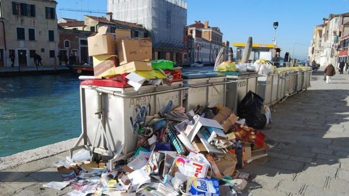 Venezia, in crescita le multe contro abbandono rifiuti - TeleVenezia