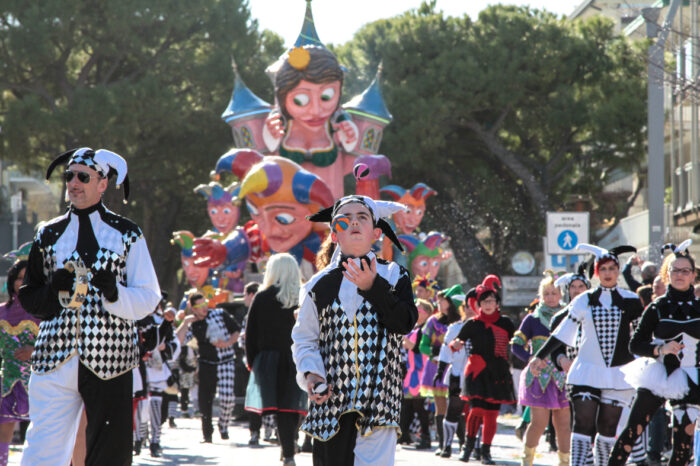 Carnevale a Jesolo: apre Cortellazzo e torna la sfilata dei carri - Televenezia