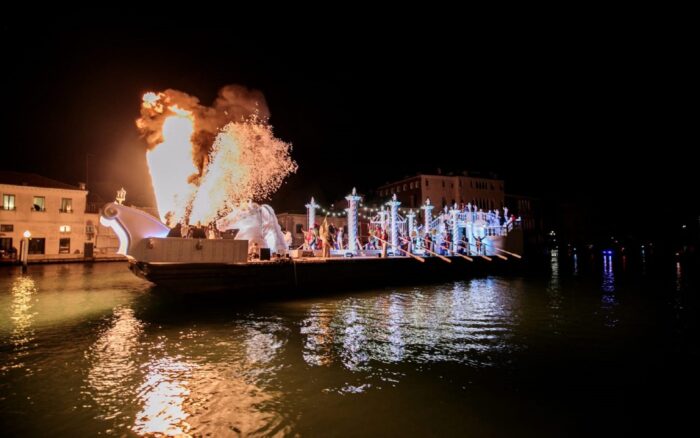 Carnevale di Venezia 2023: lo show “Original Dreamers” in Canal Grande
